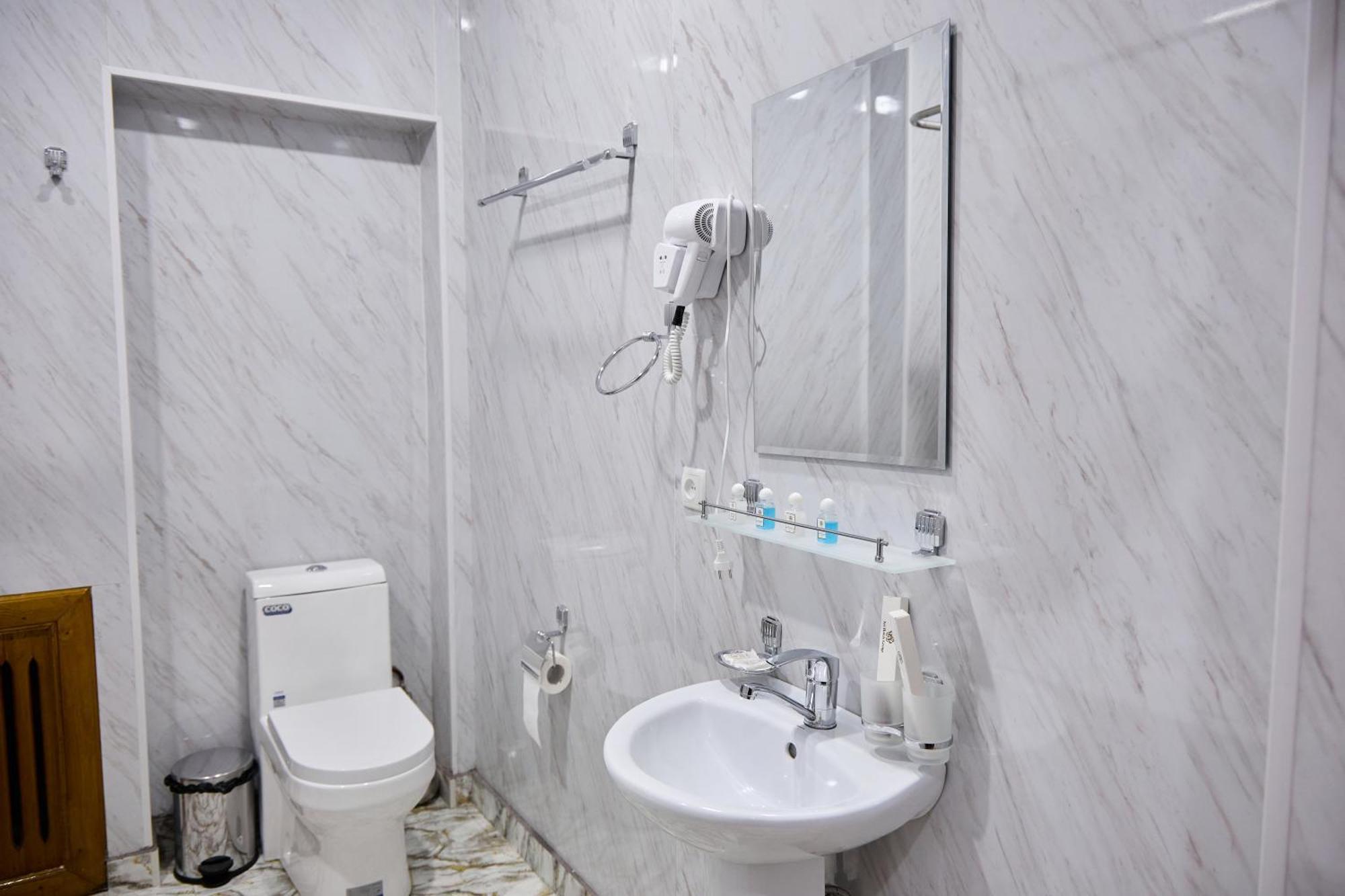 Art Garden Hotel Ташкент Экстерьер фото